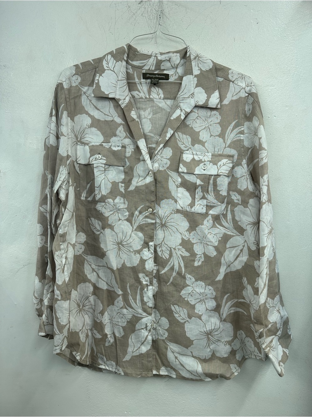 Tommy Bahama Beige Shirt with White Tropical Floral Print size XL men’s